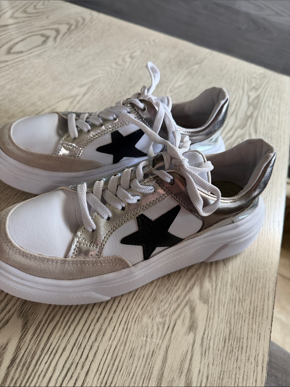 White and Metallic Star Accent Women's Sneakers